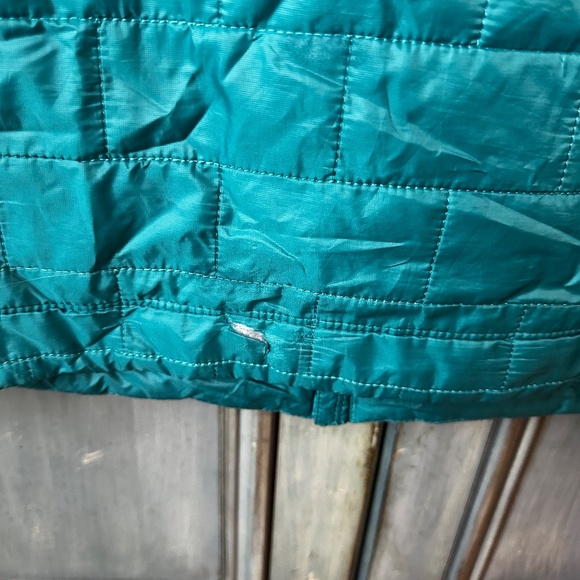 Patagonia Men's Nano Puff Vest in Turquoise Size 3XL - Picture 8 of 8